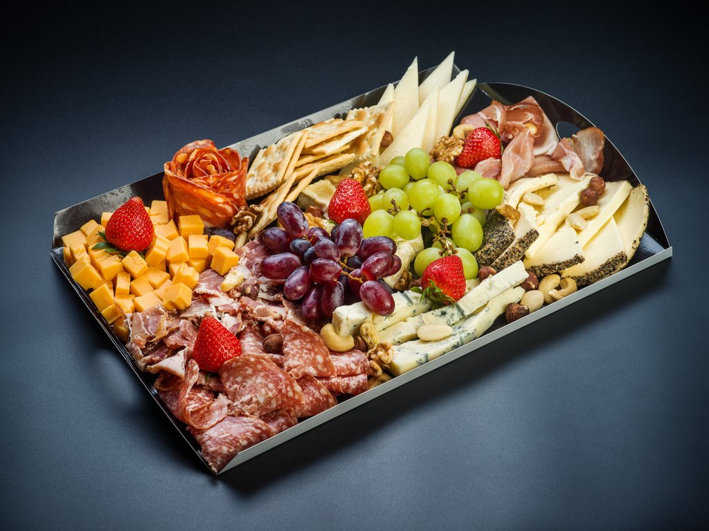 Platou delicatese fine 2 - brânzeturi și mezeluri premium